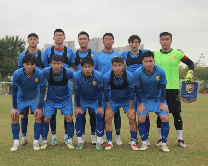  穆謝奎連入兩球?qū)⒈确帜孓D(zhuǎn)，大連鯤城2-1戰(zhàn)勝山西崇德榮海