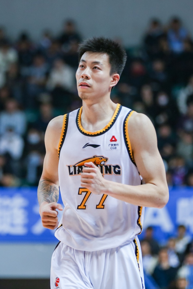  媒體人：張鎮(zhèn)麟、韓德君將因傷缺席今晚對陣北控的比賽